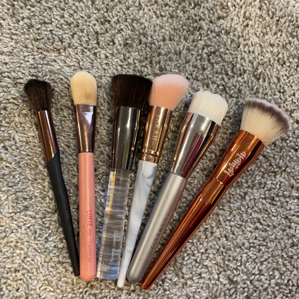 Face makeup brushes asst. brands